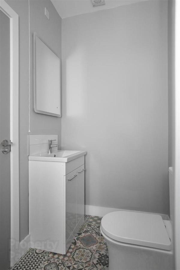 Central Belfast Modern Apartment Great Location Free Parking Экстерьер фото